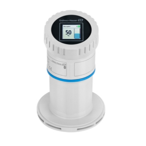 FMR30B 80GHz high-frequency non-contact radar level transmitter with compact PVDF antenna for continuous tank liquid measurement
